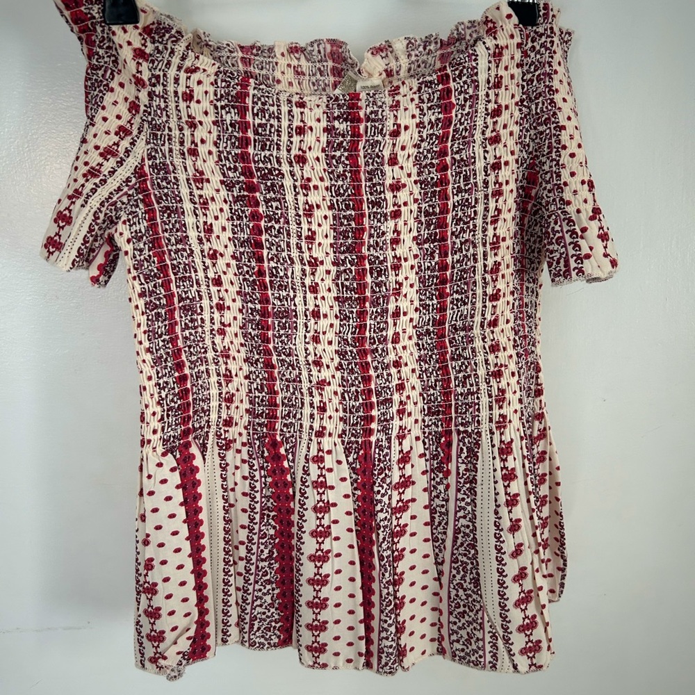 Bando cut detailed pattern peplum blouse top